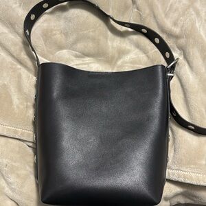 New Madewell The Essential Medium Bucket Tote